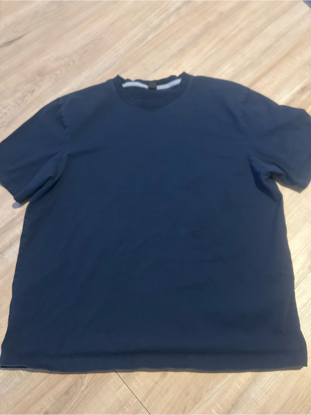 Lululemon men’s navy heavyweight tee